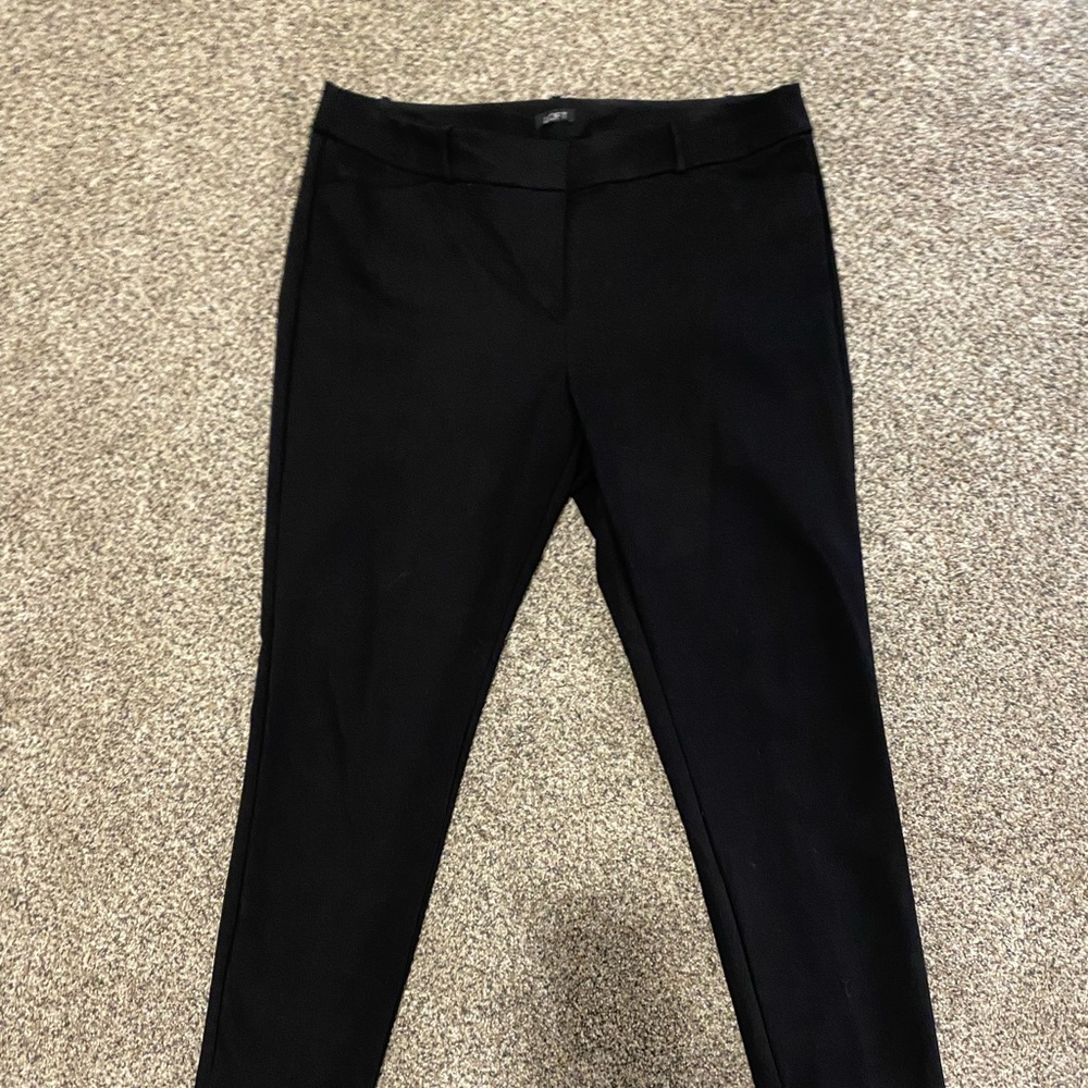 LOFT black ankle pants. Size 14.